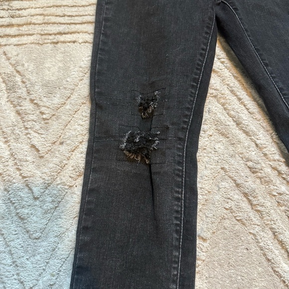 Girl- Levi’s black super skinny size 12 - Picture 2 of 2
